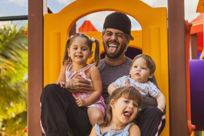 Zé Felipe e seus três filhos