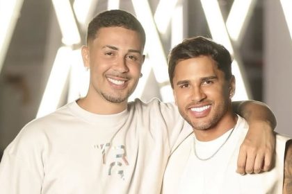 Sao 15 anos dividindo a vida os sonhos as alegrias as tristezas e principalmente o amor que