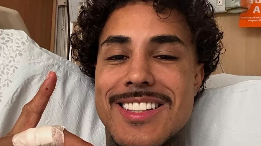 mc livinho publicou foto durante internacao em hospital