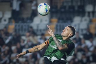 💪 Aquecimento concluido e esta tudo pronto para a bola rolar em @saojanuarioVAMOS VASCO 💢📸