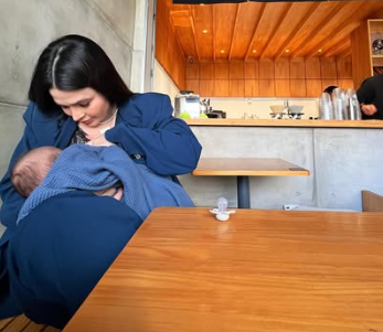 Yudi Tamashiro publica registros do primeiro passeio em família após cirurgia de seu filho image 1