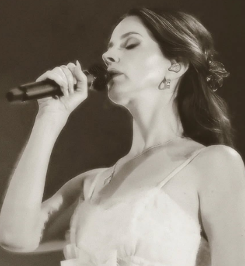 Lana Del Rey publica registros de seu casamento com Jeremy Dufrene Lana Del Rey