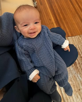 Yudi Tamashiro publica registros do primeiro passeio em família após cirurgia de seu filho image