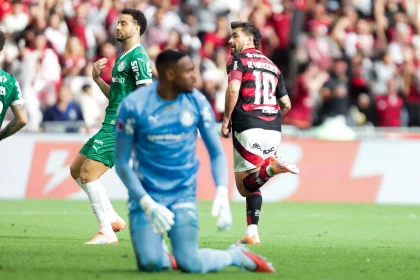 Flamengo vence o Palmeiras e esquenta a briga pelo título 54865601671 5c26f0b430 k