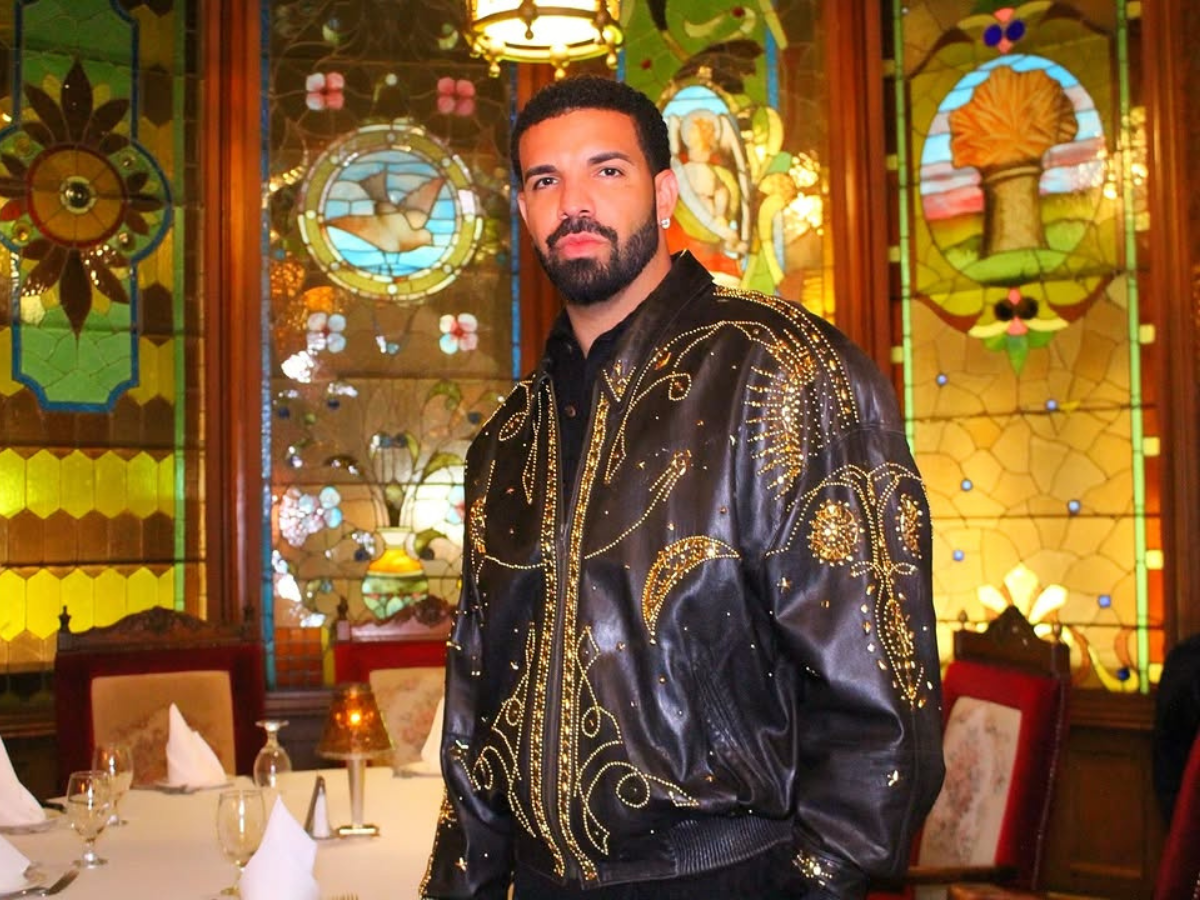 Justiça dos EUA rejeita ação de Drake contra Universal por letra de “Not Like Us” foto drake ganha na justica processo envolvendo kendrick lamar e universal music