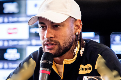 Neymar se revolta com arbitragem e cobra mudanças após derrota do Santos foto neymar jr desabafa sobre vida fora dos campos odiado por quem nao me conhece