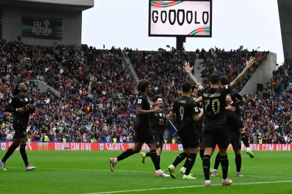 Jogadores de Portugal celebram gol na goleada por 9 a 1 sobre a Armenia nas Eliminatorias da Europa para a Copa do Mundo scaled aspect ratio 512 320