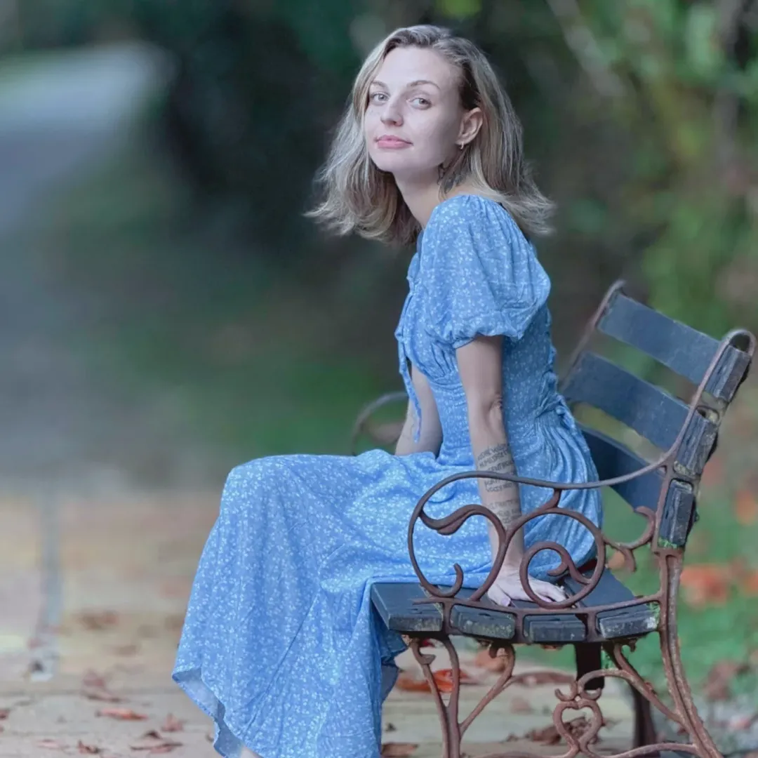 Mulher passa 6 anos presa injustamente e morre de câncer 74 dias após ser inocentada Reprodução/Instagram/@kremer_2106