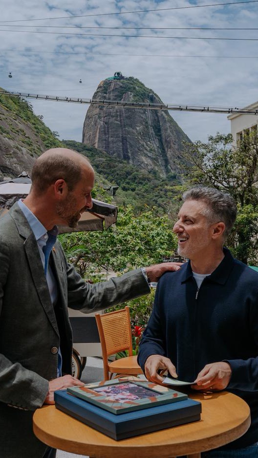 Luciano Huck volta a admitir possibilidade de disputar a Presidência da República e explica decisão SaveClip.App 580985814 18549041956003912 4415615208418547710 n