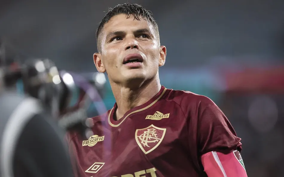 Thiago Silva volta ao radar do Milan, mas saída do Fluminense é improvável Thiago Silva Fluminense 2 aspect ratio 512 320 1