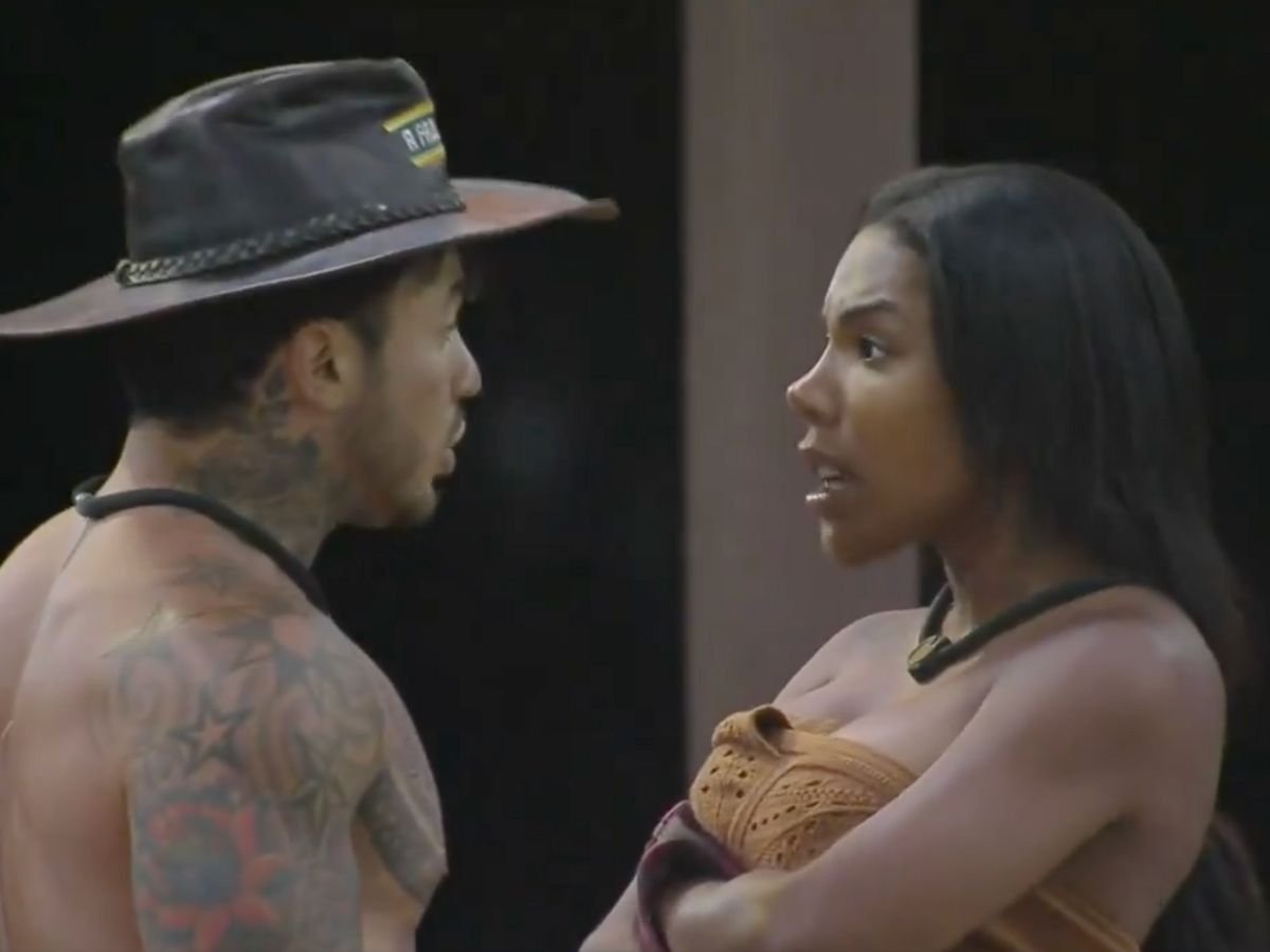 Carol Lekker se irrita com Wallas e ameaça jogar fezes em “A Fazenda 17” Wallas Arrais briga feio com Carol Lekker