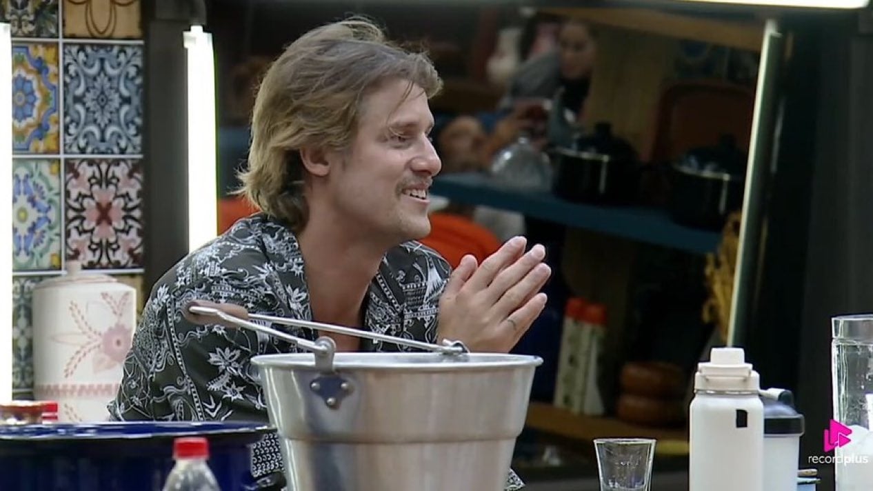 Ciúmes, brigas e traições marcam a formação da Roça em “A Fazenda 17” WhatsApp Image 2025 11 05 at 05.02.41