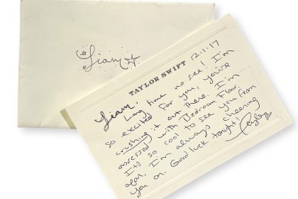 Carta escrita à mão por Taylor Swift para Liam Payne será leiloada um ano após a morte do cantor Reprodução/Divulgação/Omega Auctions