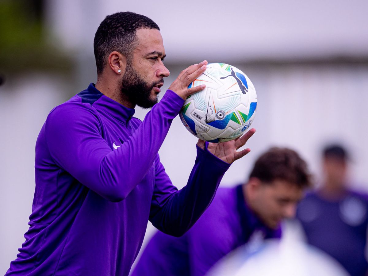 Corinthians pede que Memphis Depay deixe hotel de luxo de R$ 250 mil por mês pbe8ORUZ 1200x900 87