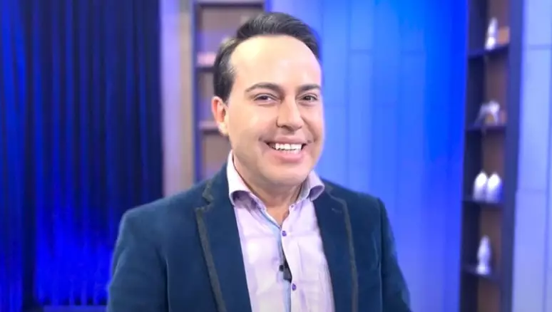 Rinaldi Faria é demitido do SBT após revelação sobre relação com Silvio Santos rinaldifaria t4fk4h8zb9rk