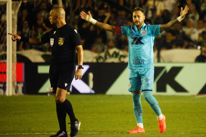Neymar brilha, desabafa sobre futuro e recoloca o Santos nos trilhos 20251203 231151 2344752 3103