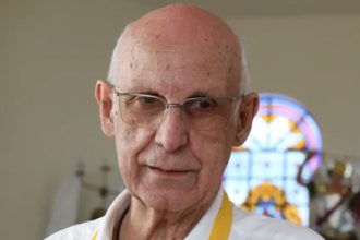 Padre Júlio Lancellotti é afastado das redes sociais e deixa de transmitir missas Captura de tela 16 12 2025 15389 veja.abril .com .br