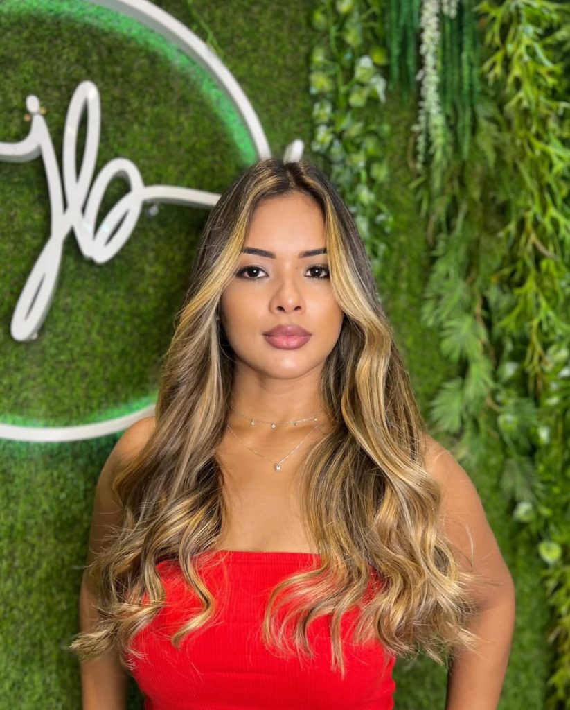 Suspeito de jogar mulher do 10º andar chorou no velório dela SaveClip.App 434693091 785282149850264 7117668361547135984 n