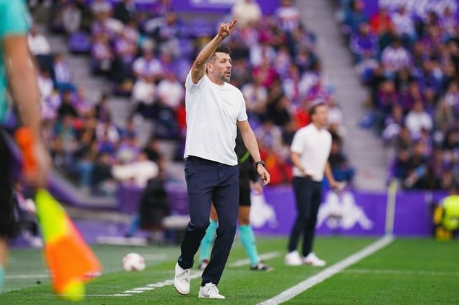 Paulo Pezzolano é anunciado como novo técnico do Internacional SaveClip.App 469110222 18048447653494503 2275537748229831616 n