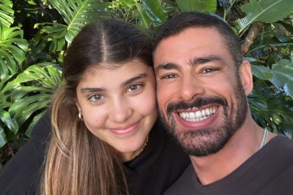 Cauã Reymond relembra infância difícil e celebra relação madura com a filha Sofia Cauã Reymond e sua filha, Sofia - Foto: Reprodução/Instagram/@cauareymond