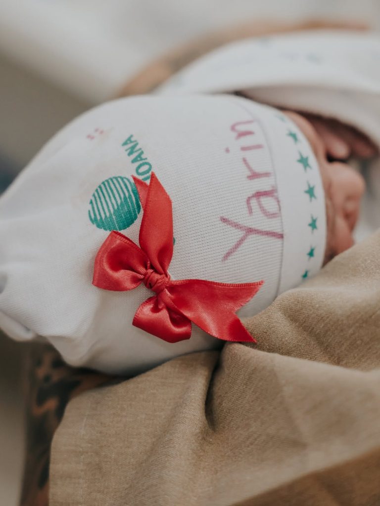 MC Guimê e Fernanda Stroschein anunciam o nascimento da primeira filha, Yarin SaveClip.App 591165489 18550501273017714 4836404628509788829 n