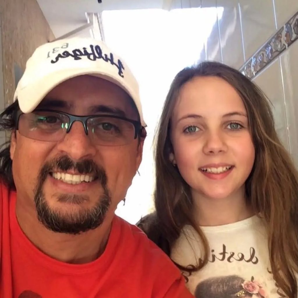 Morre Mauri Lima, irmão de Chitãozinho e Xororó, em acidente SaveClip.App 591165783 18551507875031808 7691531015756820606 n