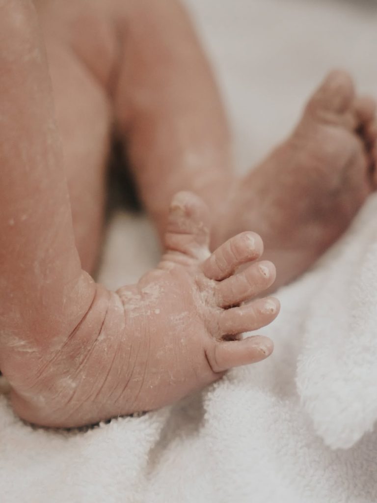 MC Guimê e Fernanda Stroschein anunciam o nascimento da primeira filha, Yarin SaveClip.App 592526804 18550501264017714 287080794672170979 n