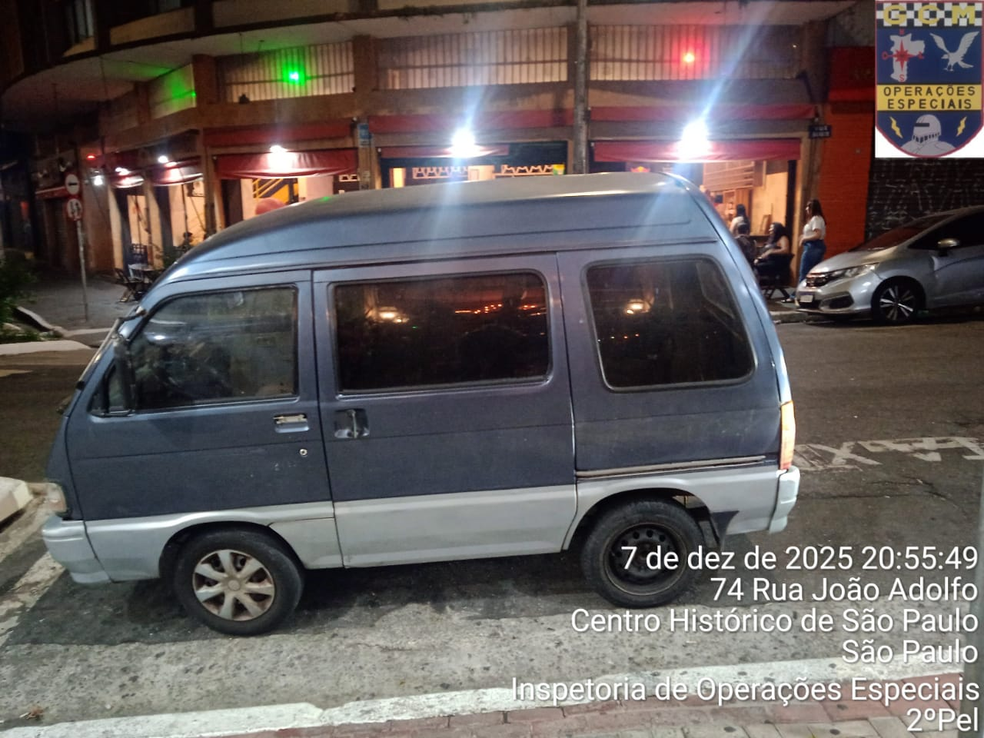 Suspeito é preso após roubo de obras raras na Biblioteca Mário de Andrade em São Paulo carro usado pelos criminosos