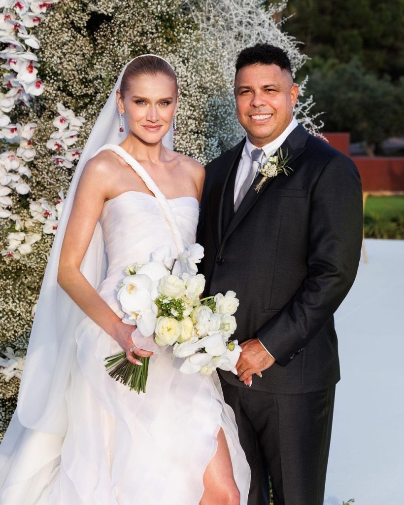 Ronaldo Fenômeno brinca sobre diferença de idade com Celina Locks celina locks e ronaldo em casamento