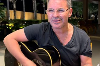 Eduardo Costa lança música contra a política após polêmicas envolvendo o SBT Foto - Reprodução: Instagram/@eduardocosta