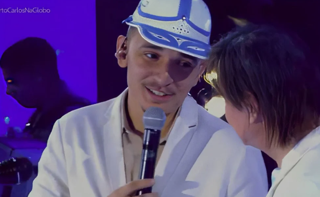 João Gomes esclarece rumores de climão com Roberto Carlos em especial de Natal joao gomes