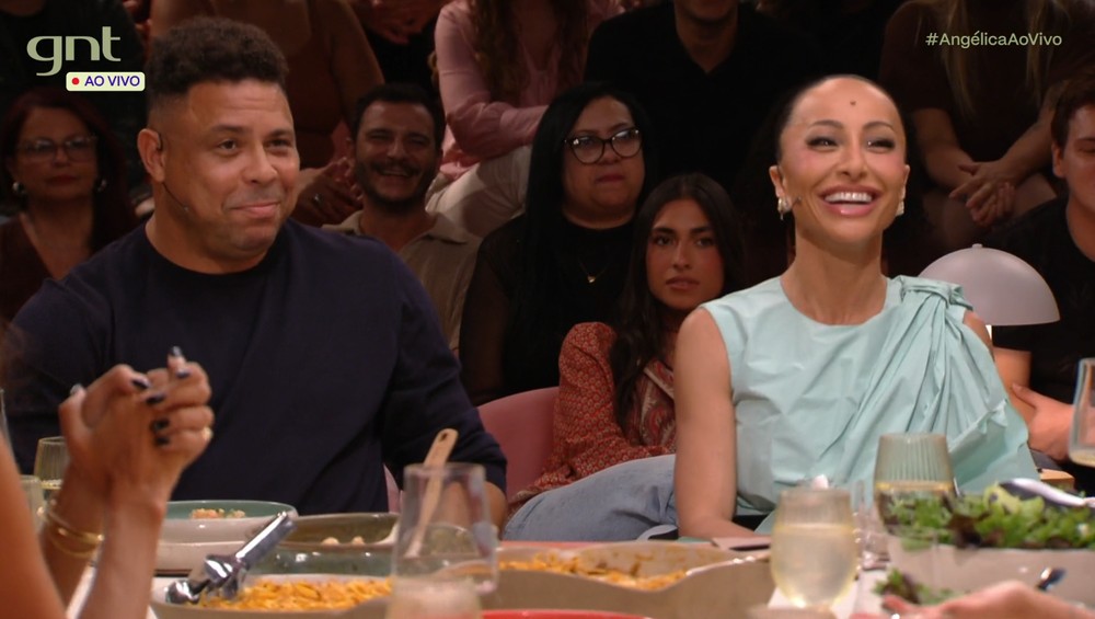 Ronaldo Fenômeno brinca sobre diferença de idade com Celina Locks ronaldo sabrina