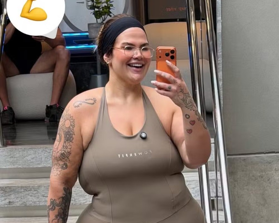 Thais Carla exibe corpo após emagrecer mais de 75 kg Reprodução/Instagram/@thaiscarla
