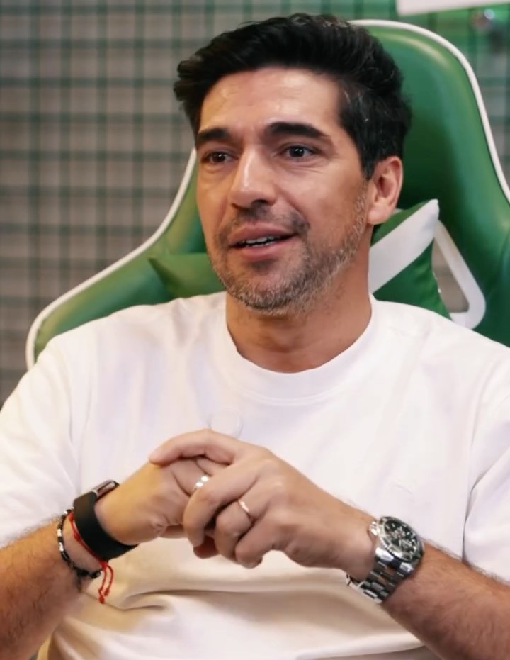 Abel Ferreira critica início do Paulistão e alerta para riscos físicos no começo da temporada Foto: Reprodução/Instagram/@palmeiras/@coachabelferreira