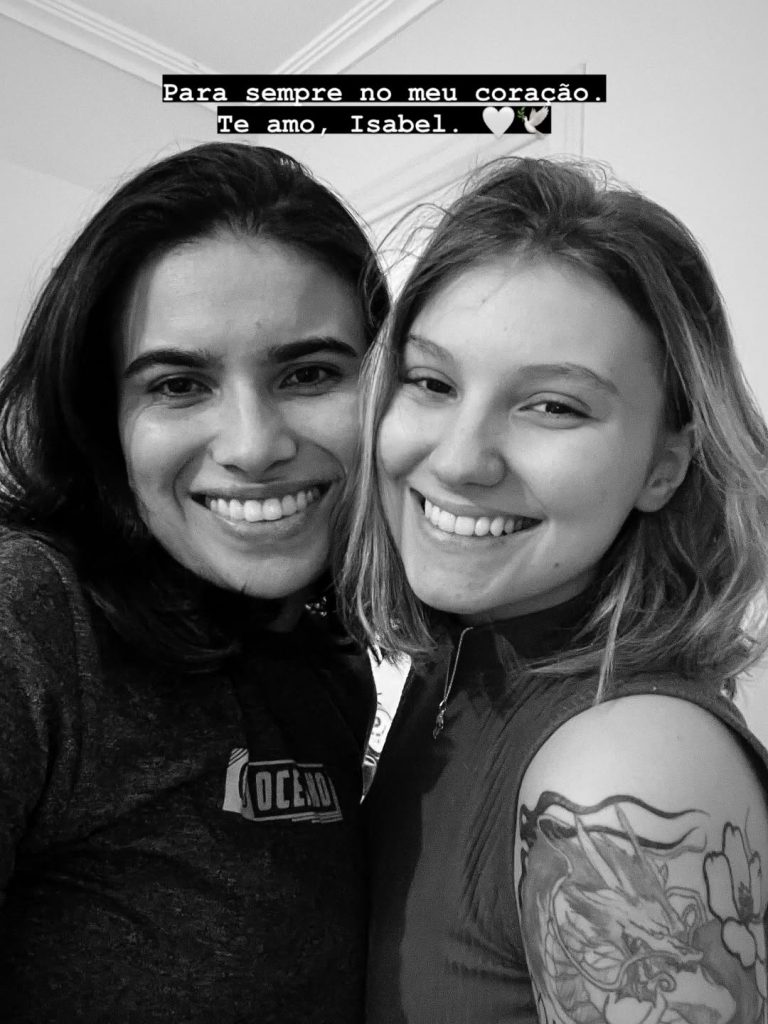 Foto: Reprodução/Instagram @renata_velosoo