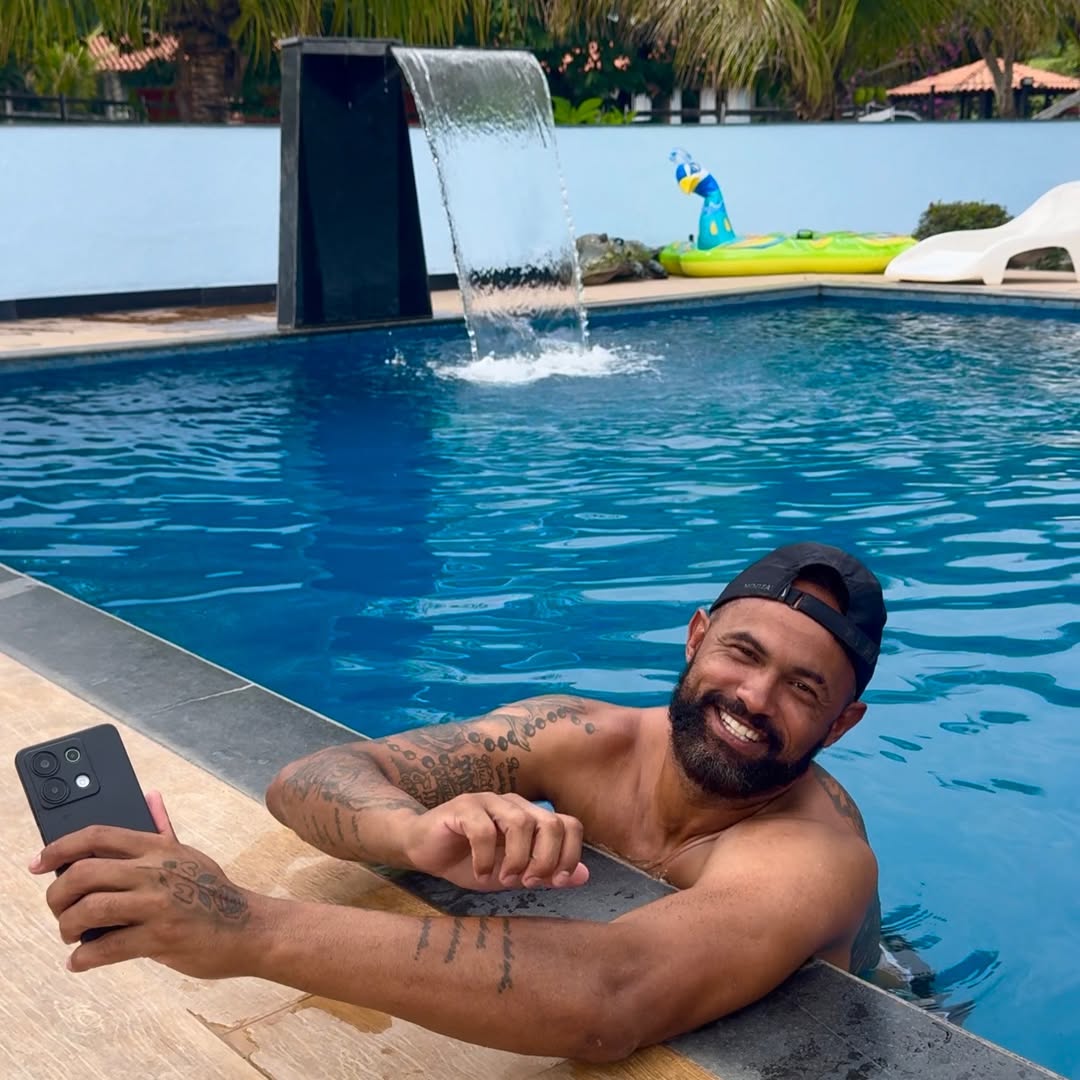 Goleiro Bruno retorna ao futebol profissional após mais de dois anos e meio Foto: Reprodução/Instagram @oficialbrunogoleiro